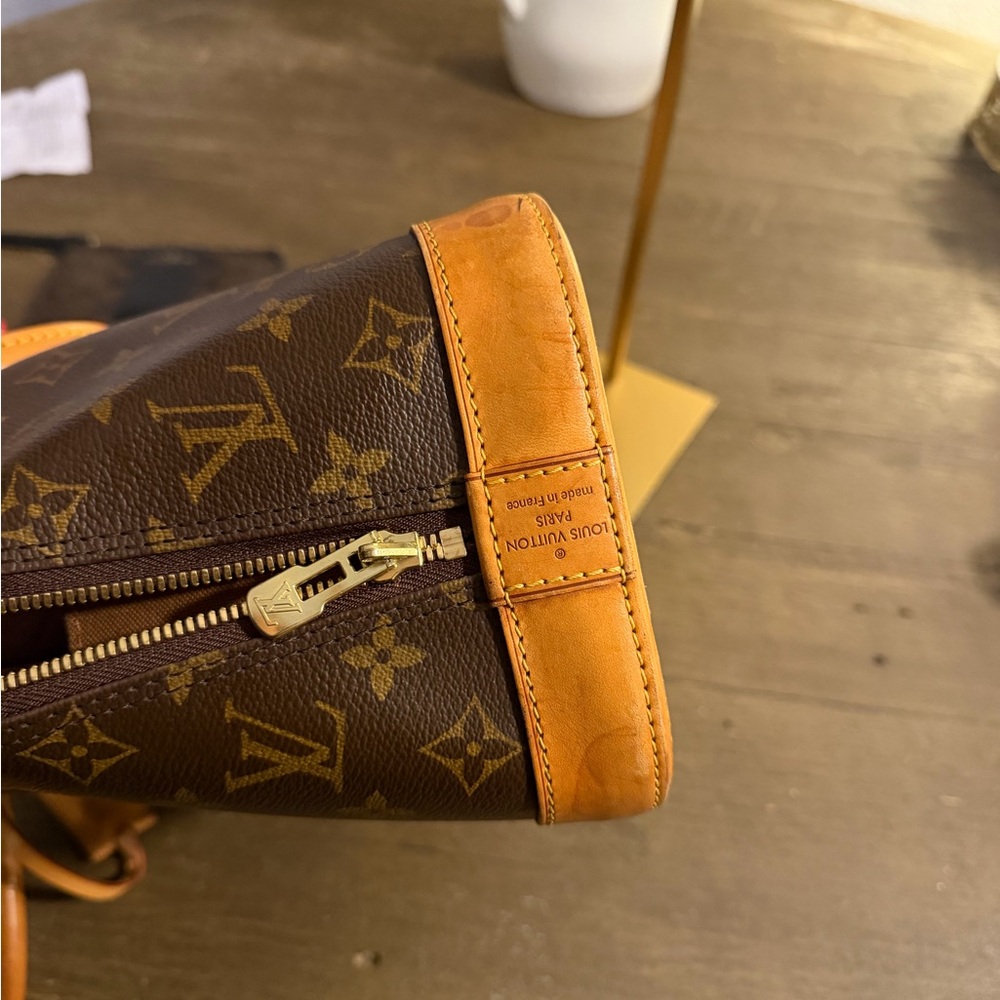 Louis Vuitton Alma PM Monogram | Authentic LV Satchel | Classic Handbag - Picture 4 of 17
